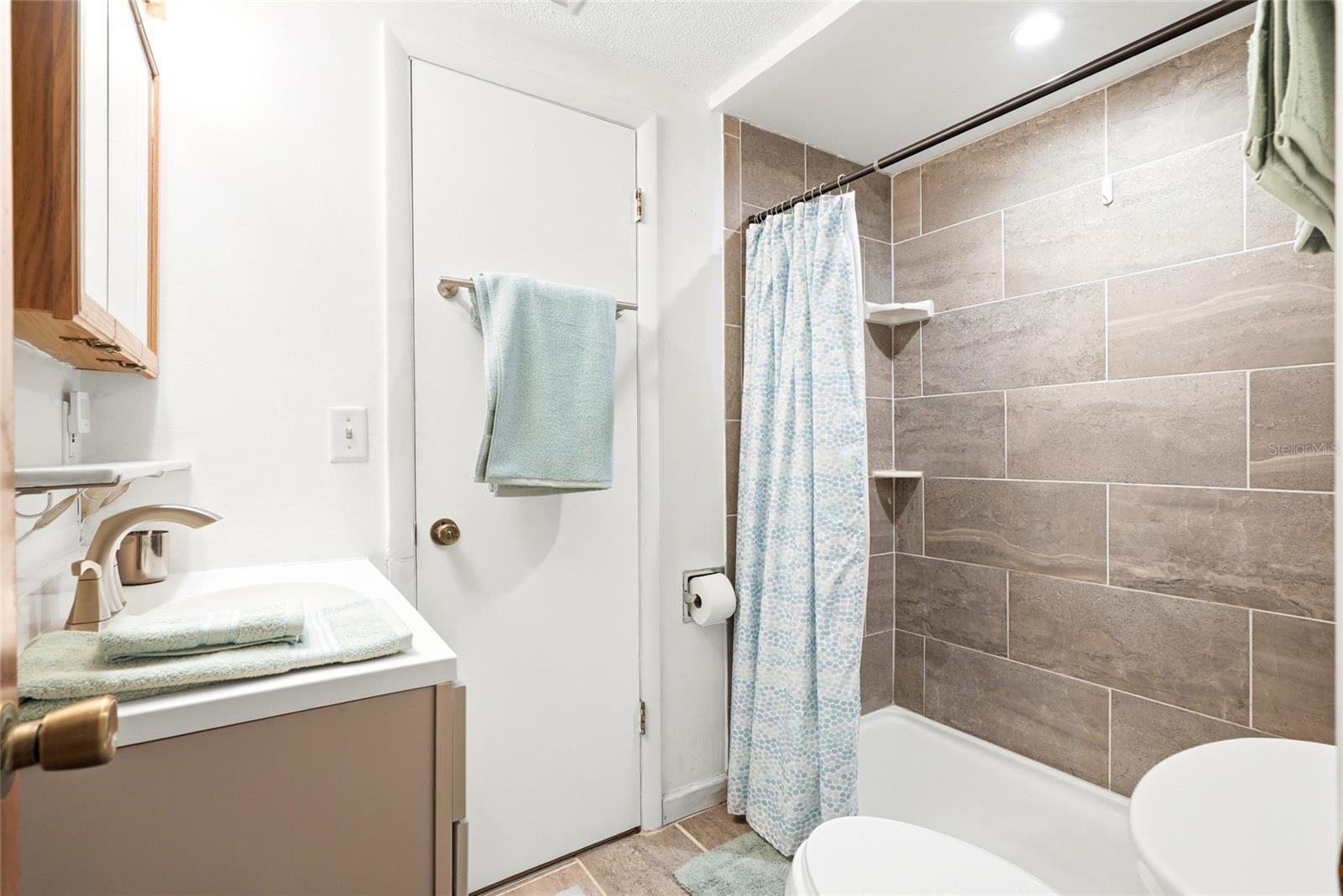 UNION PARK VILLAS UNREC - Residential Lease