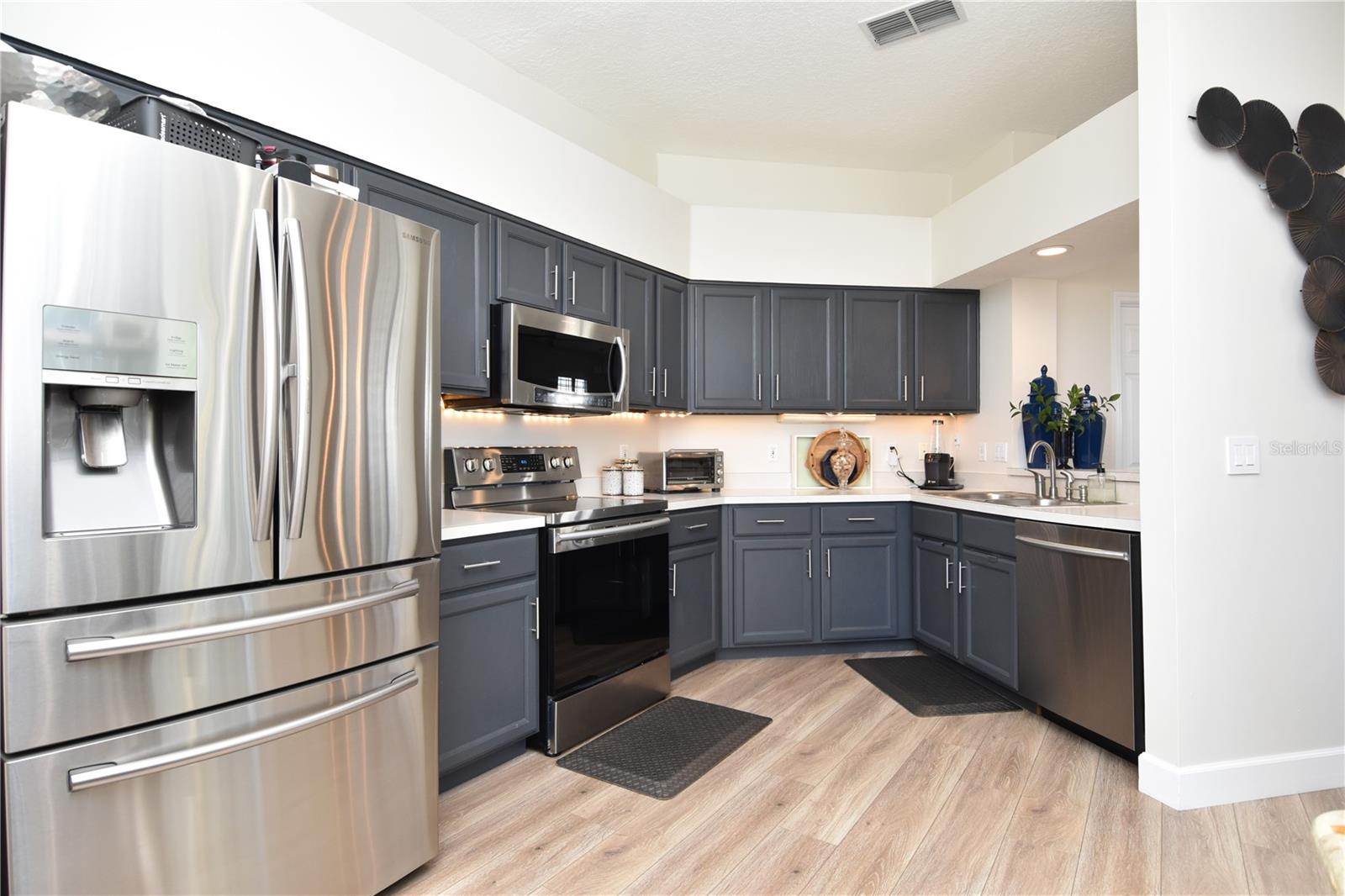 CARRIAGE HOMES AT SOUTHAMPTON - Residential Lease