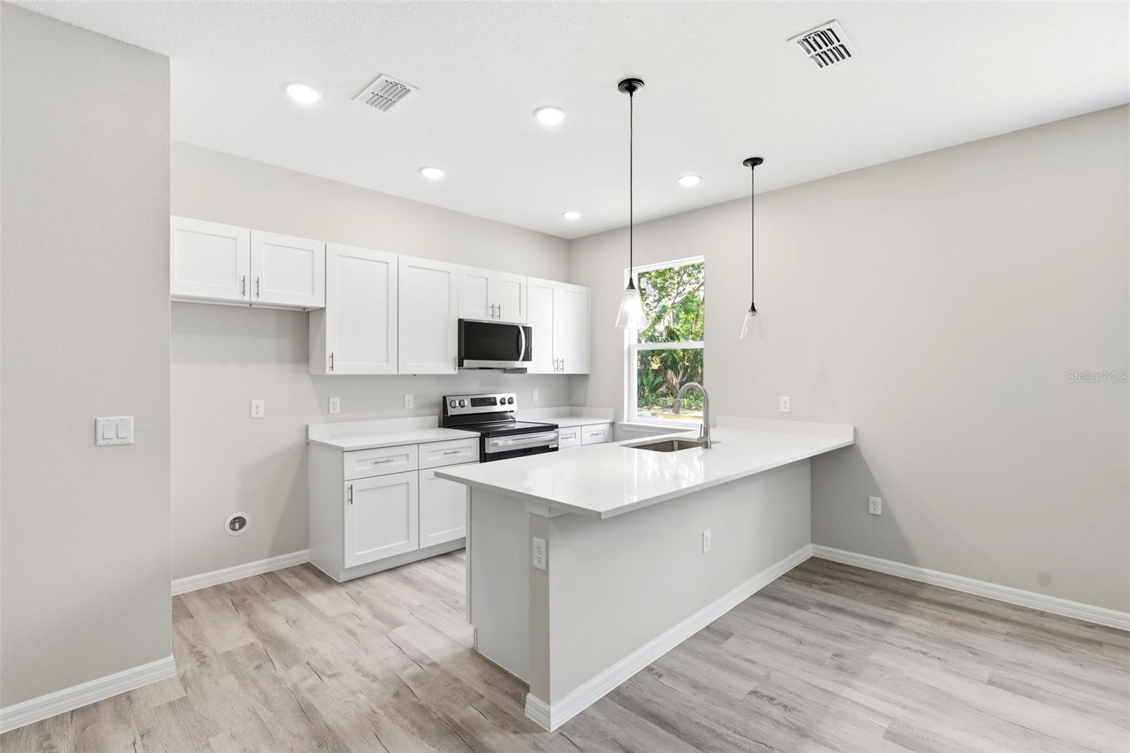 EUSTIS HOGANS SUB - Residential