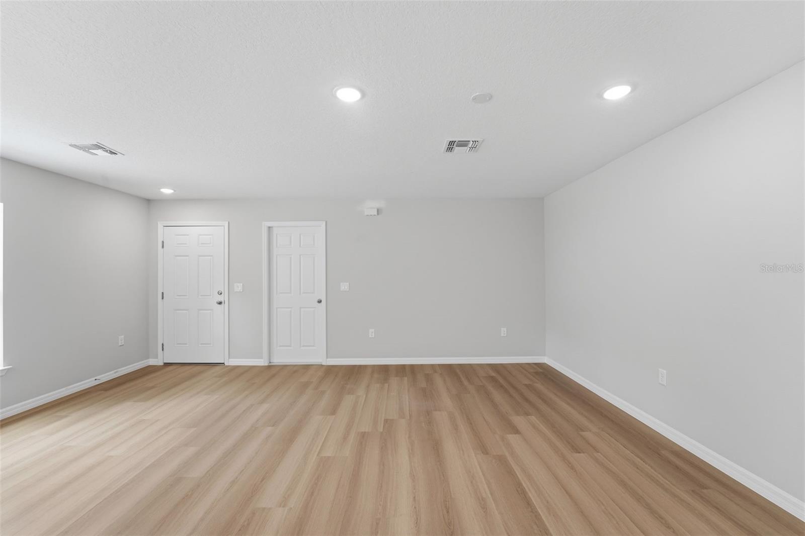 EUSTIS HOGANS SUB - Residential