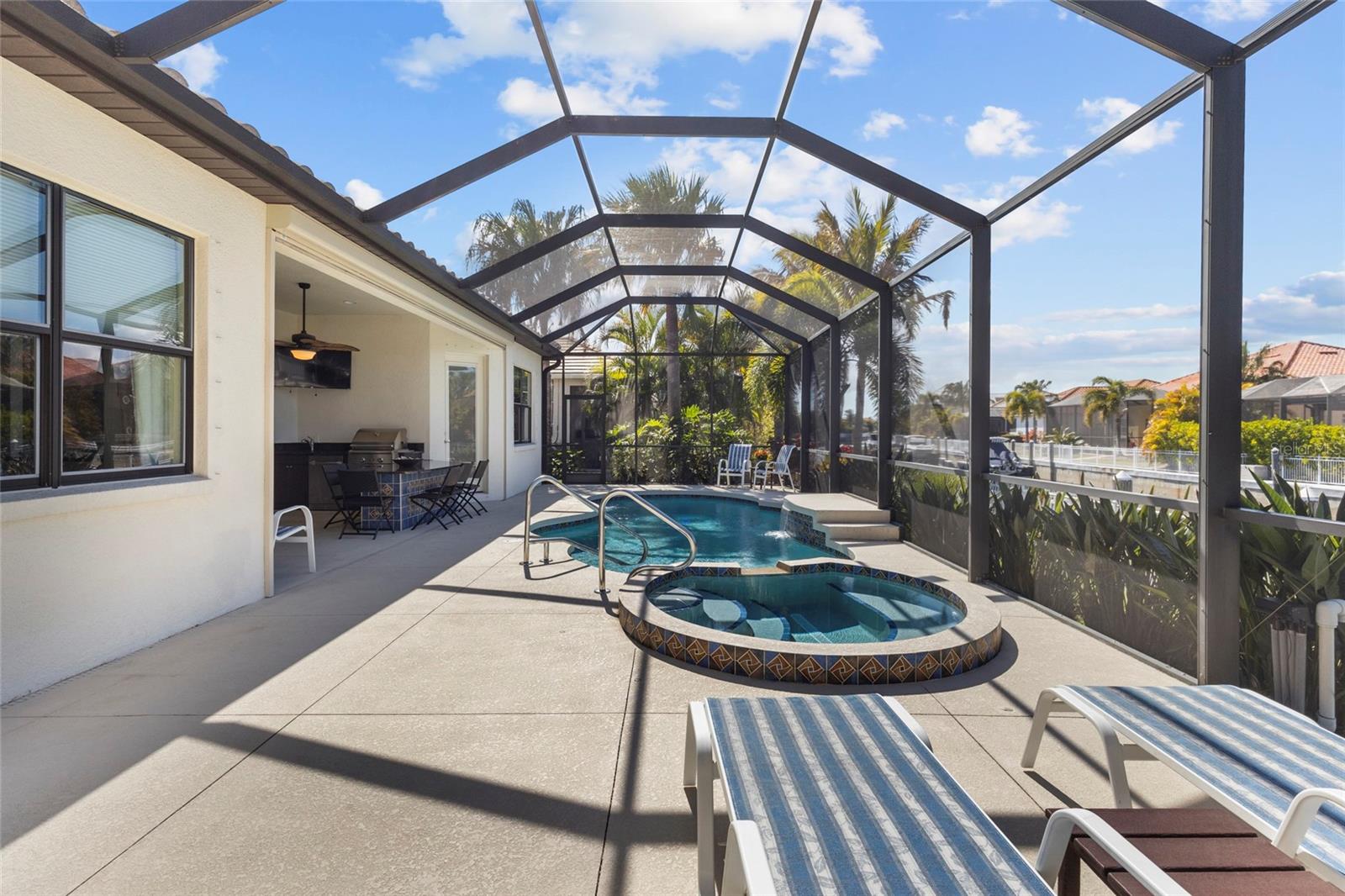 HARBOUR WALK - Residential