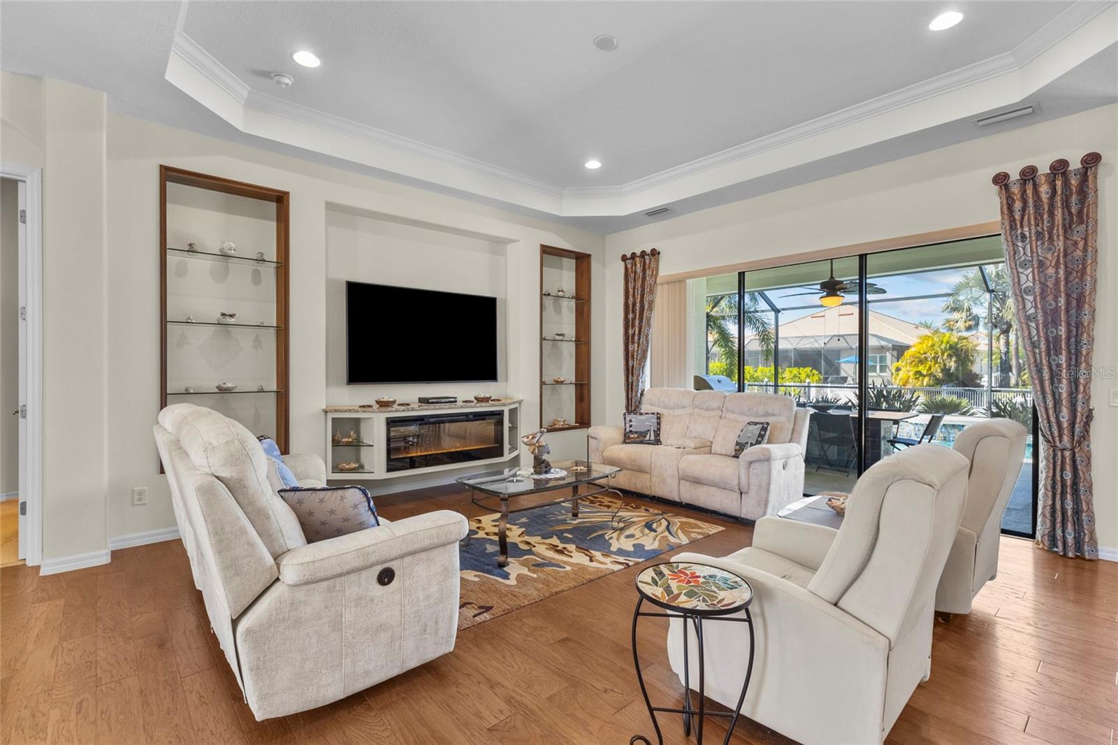 HARBOUR WALK - Residential