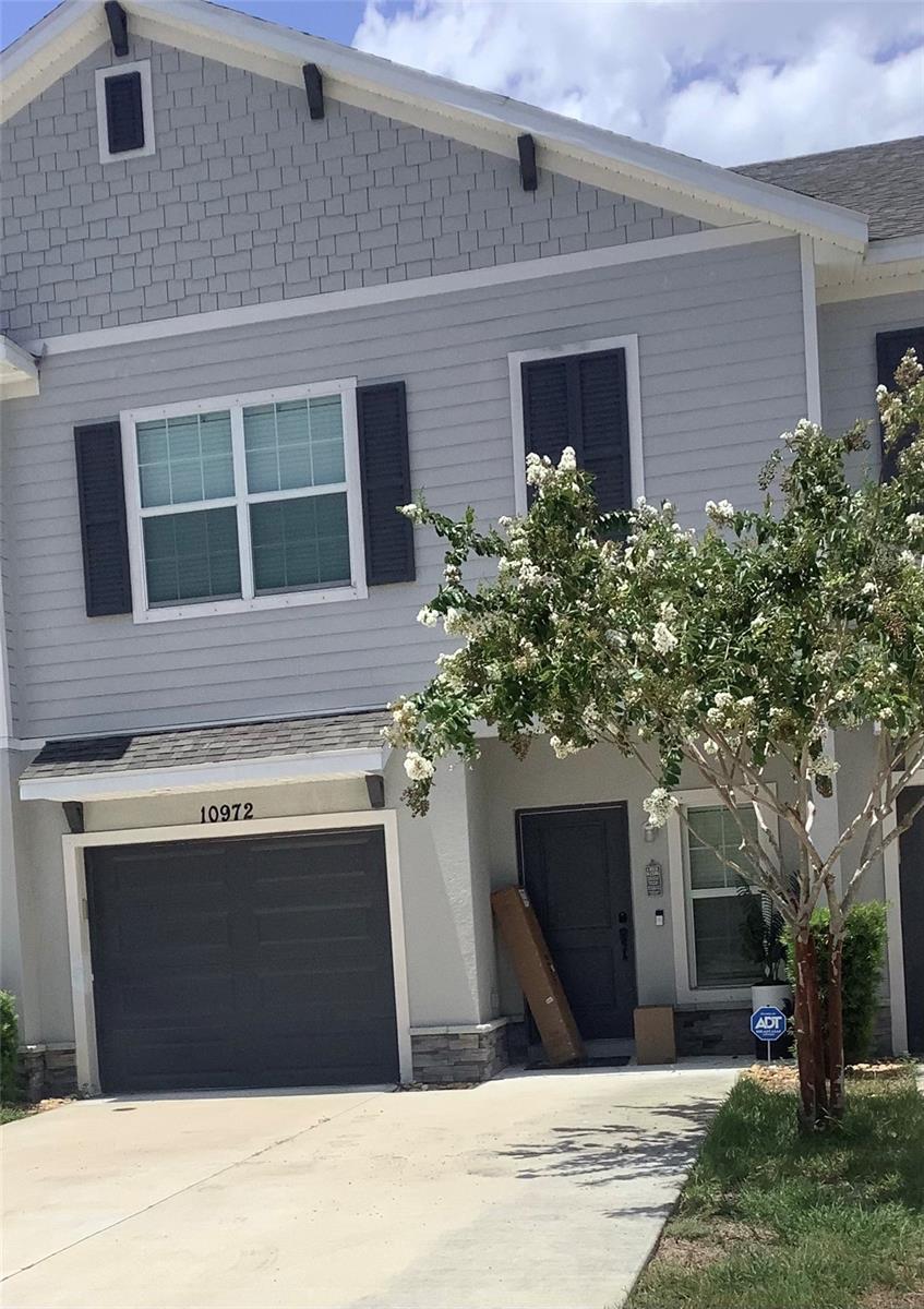CALUSA CREEK TOWNHOMES - Residential Lease