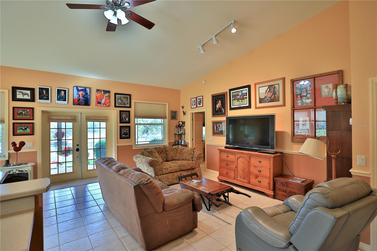 ACREAGE NON-SUBDIVISION - Residential