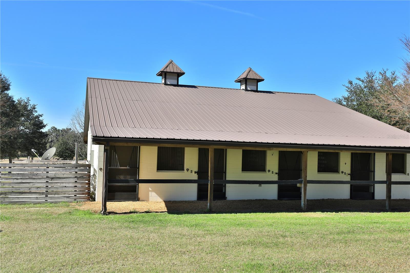 ACREAGE NON-SUBDIVISION - Residential