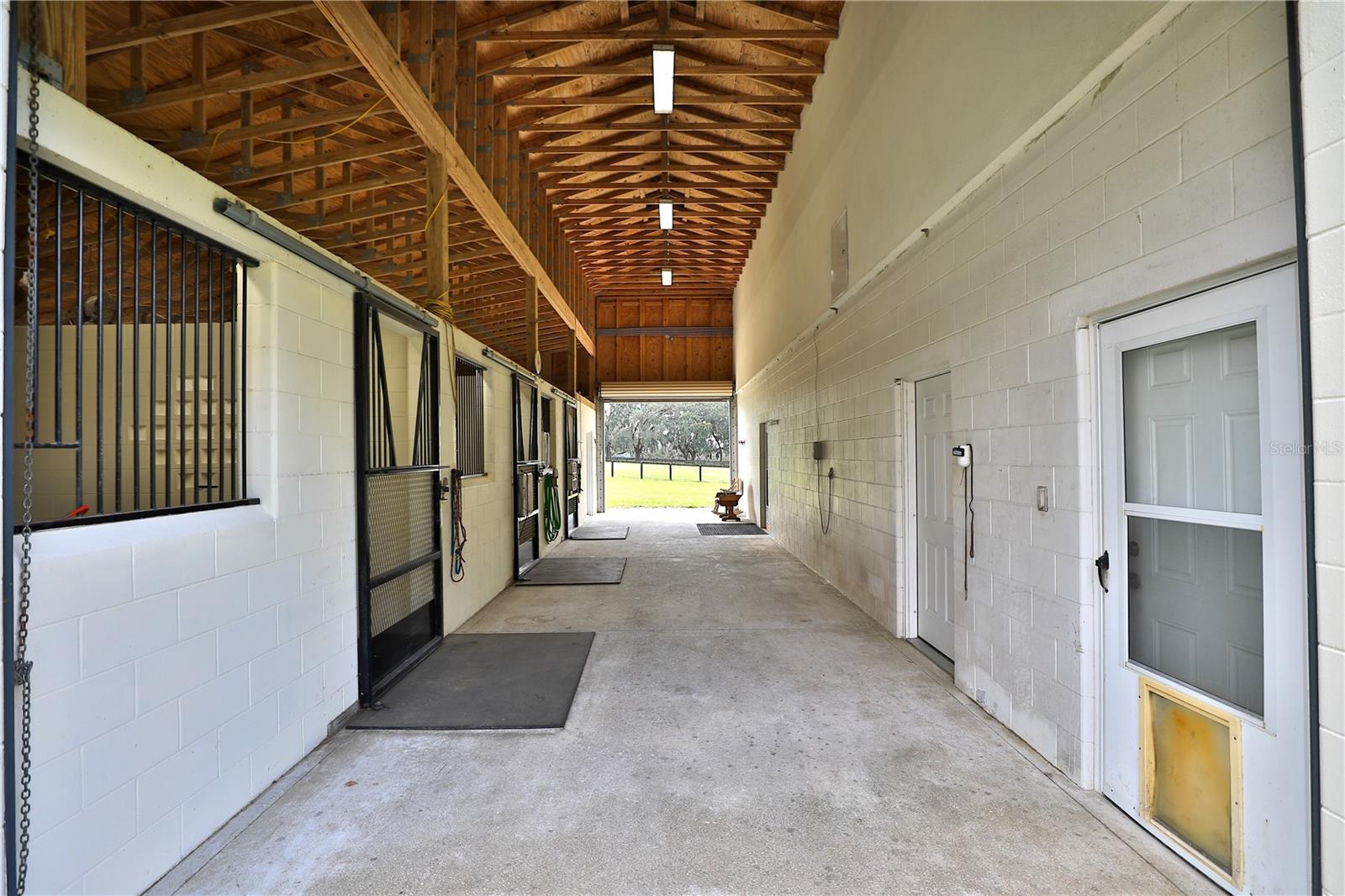 ACREAGE NON-SUBDIVISION - Residential