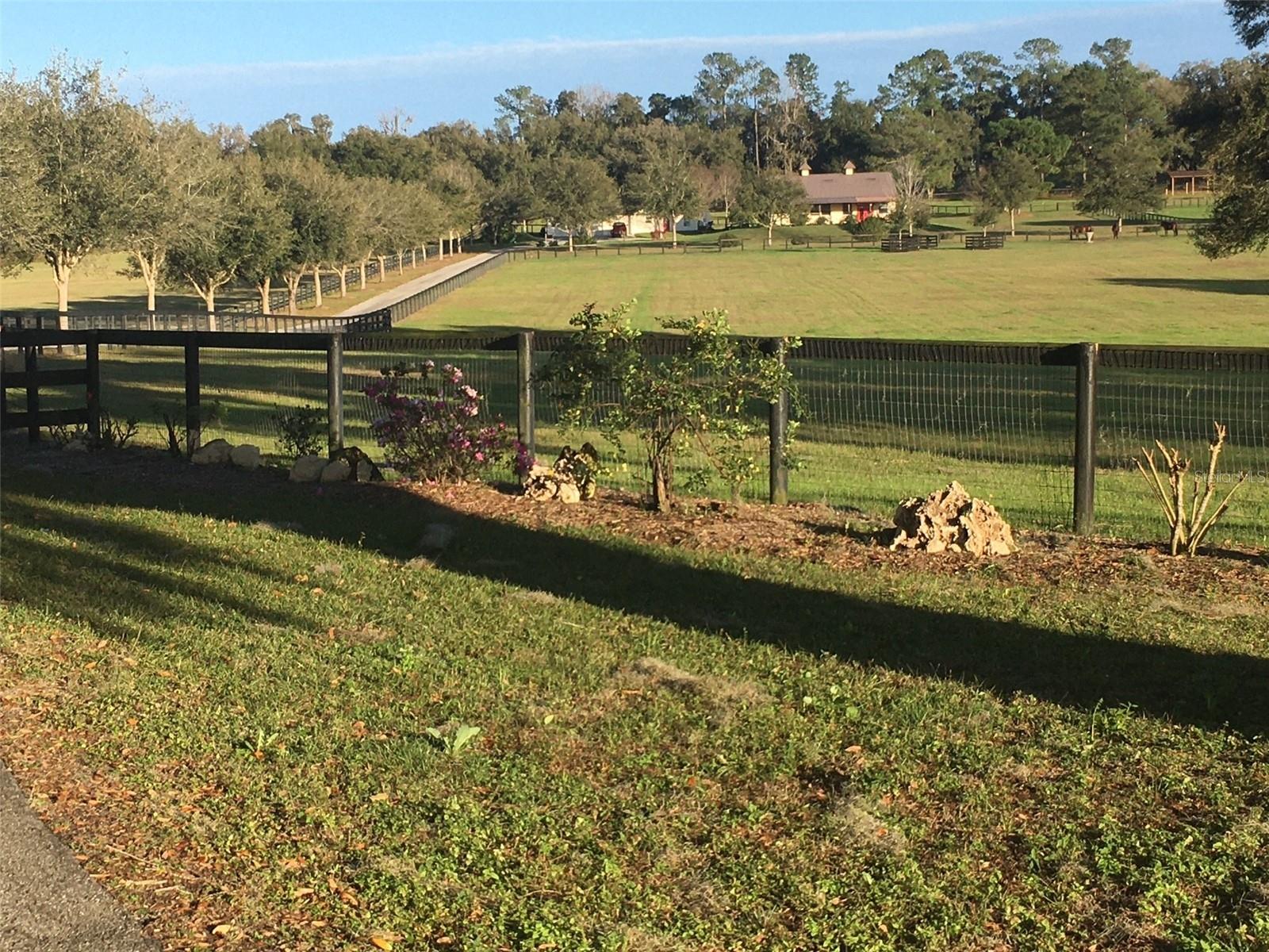ACREAGE NON-SUBDIVISION - Residential