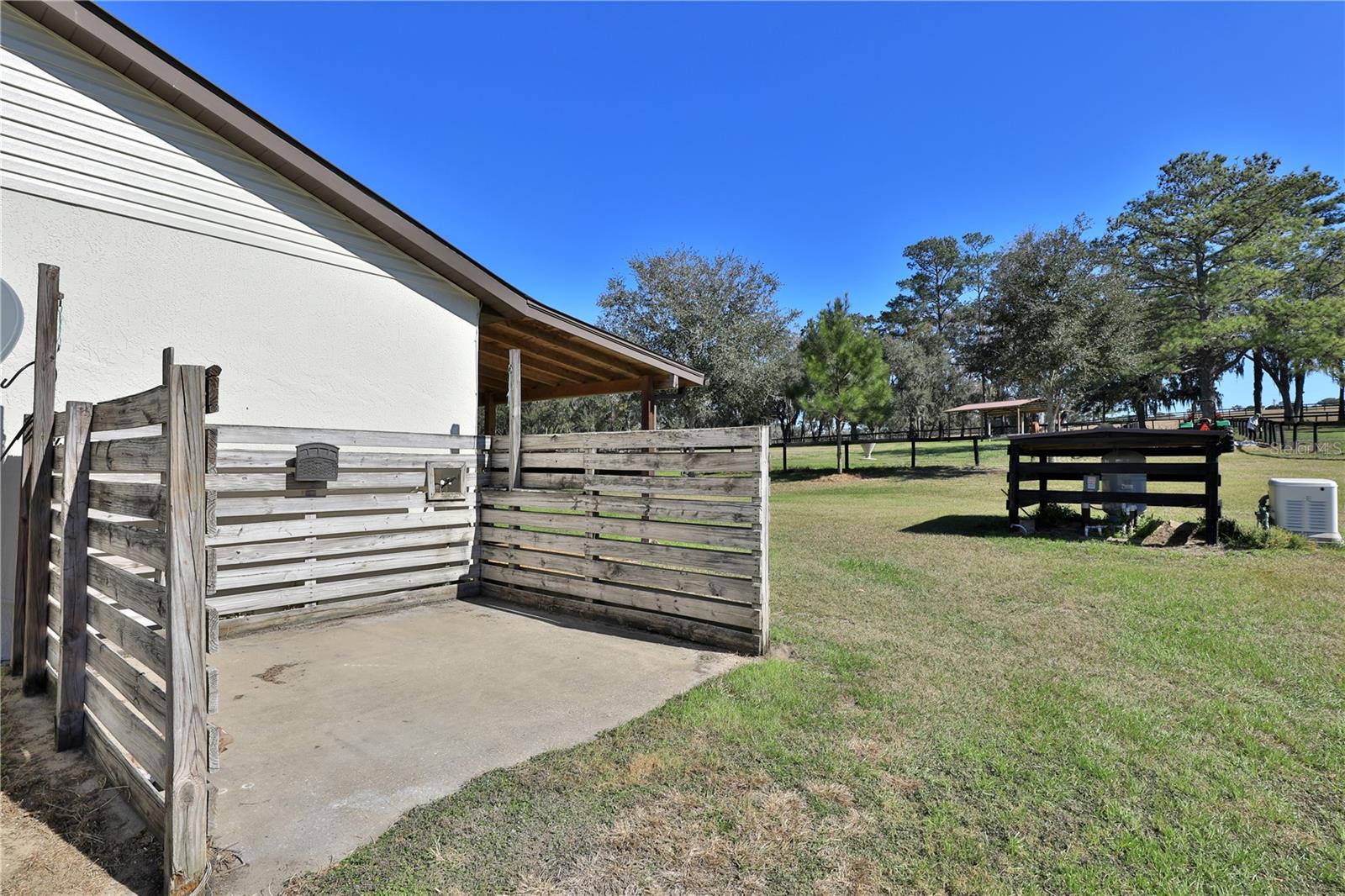 ACREAGE NON-SUBDIVISION - Residential