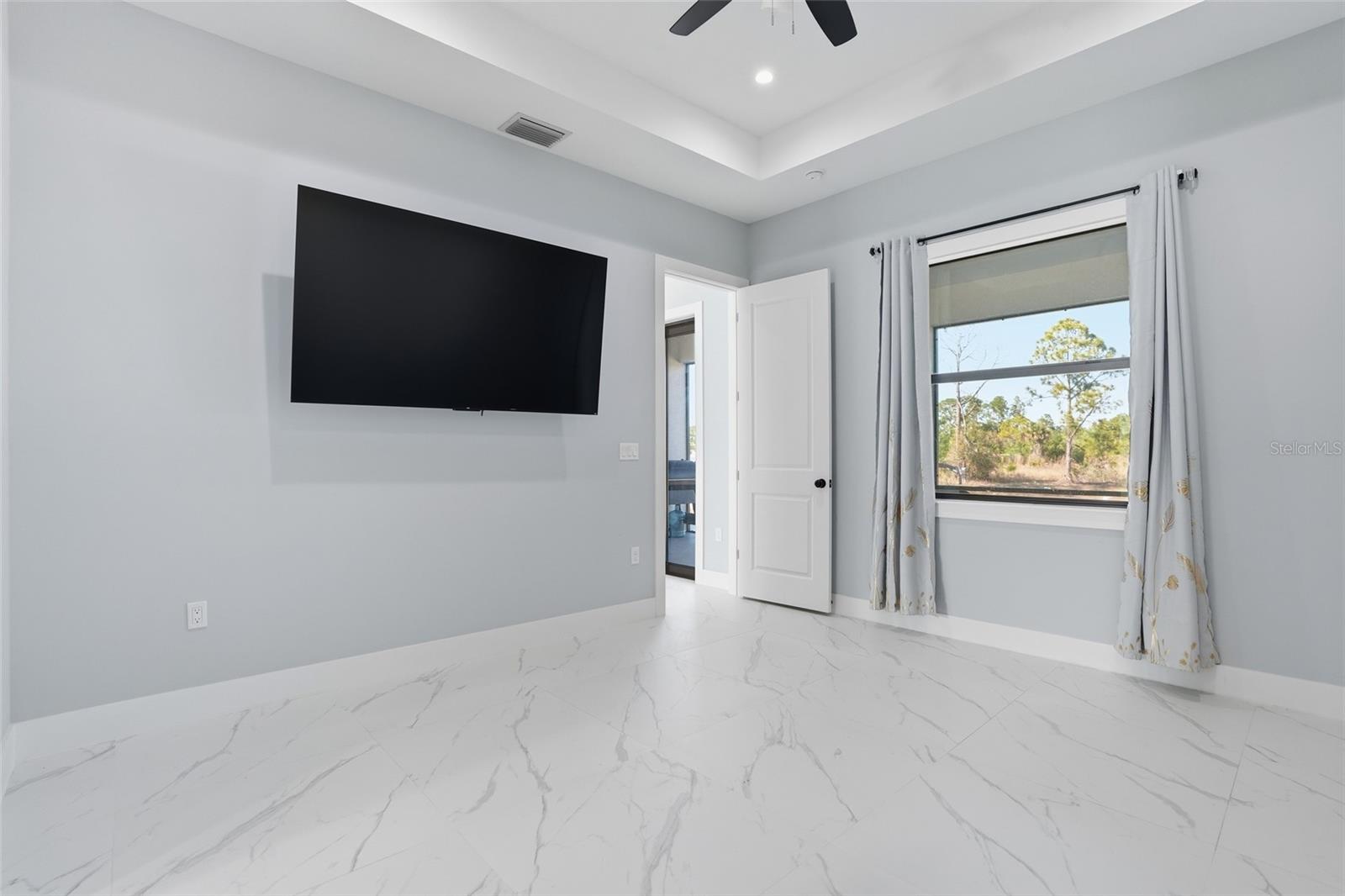 GOLDEN GATE ESTATE UNIT 44 - Residential