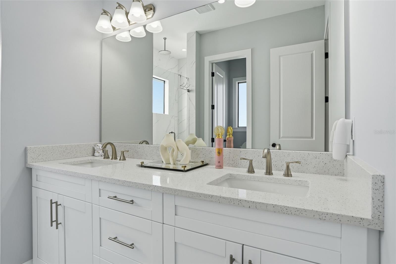 GOLDEN GATE ESTATE UNIT 44 - Residential