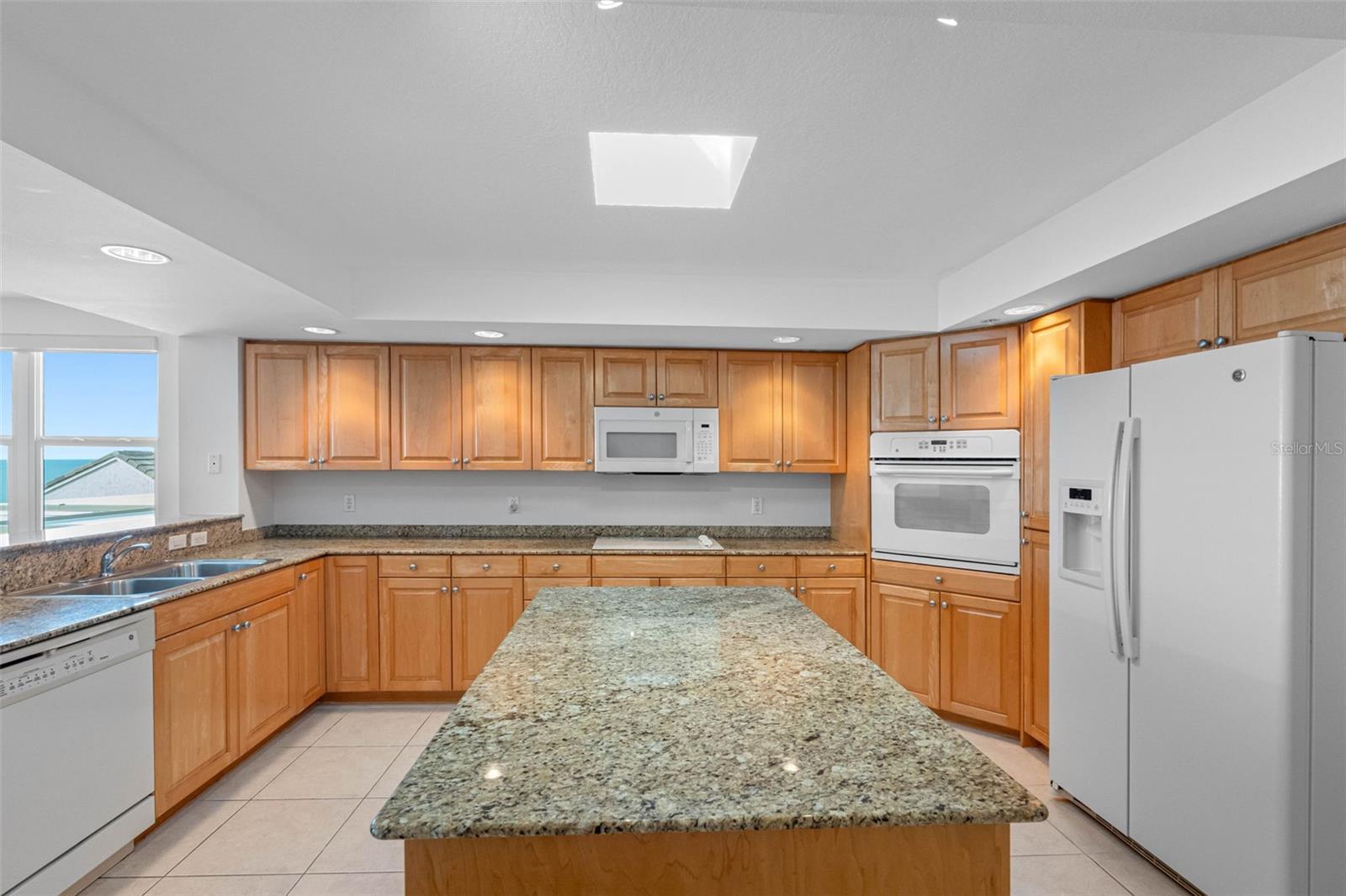LA CONTESSA CONDO - Residential