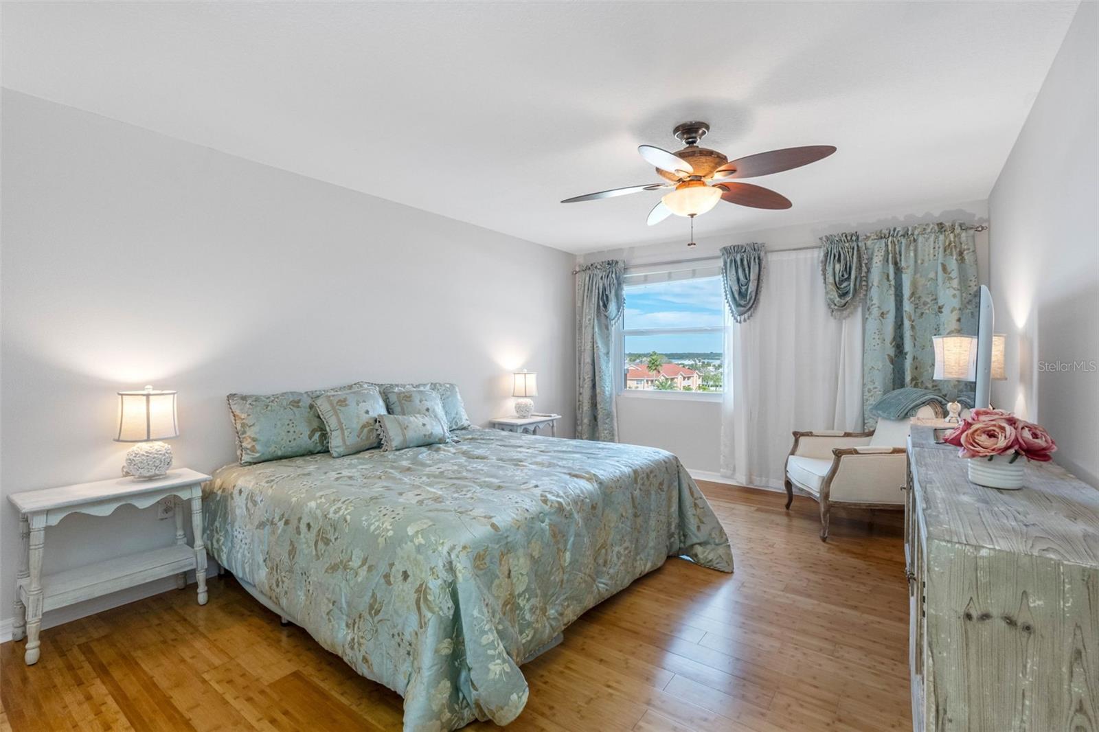 LA CONTESSA CONDO - Residential