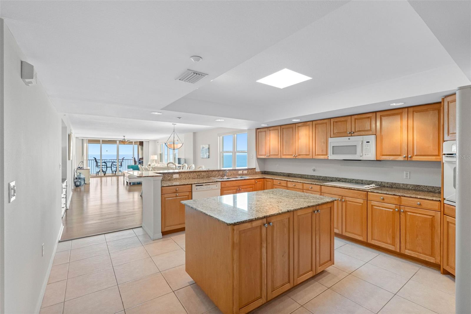 LA CONTESSA CONDO - Residential