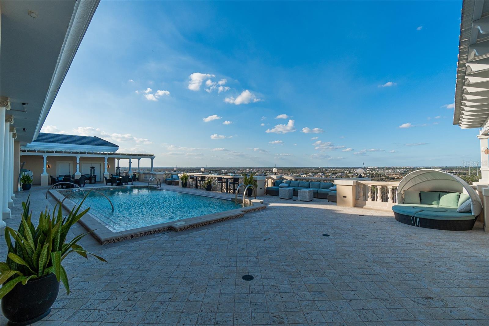 HERITAGE CROSSING CONDO PH 17 - Residential