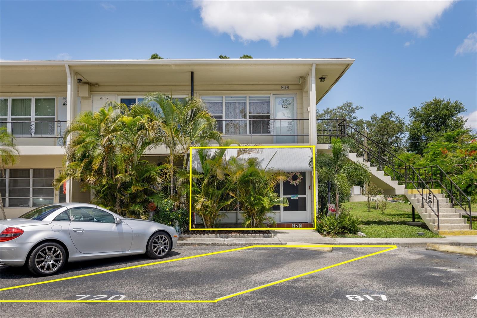 Virtually Staged. End unit with lovely natural light. The unit has been digitally staged.