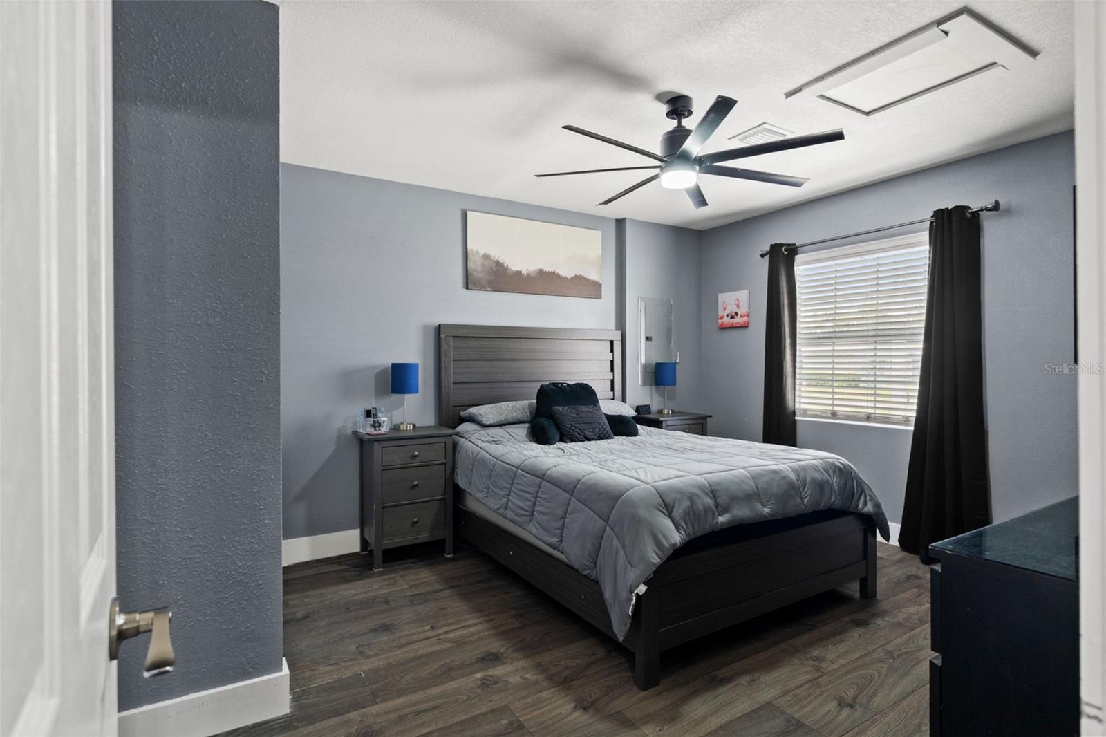 SILVER LAKE ESTATES - Residential