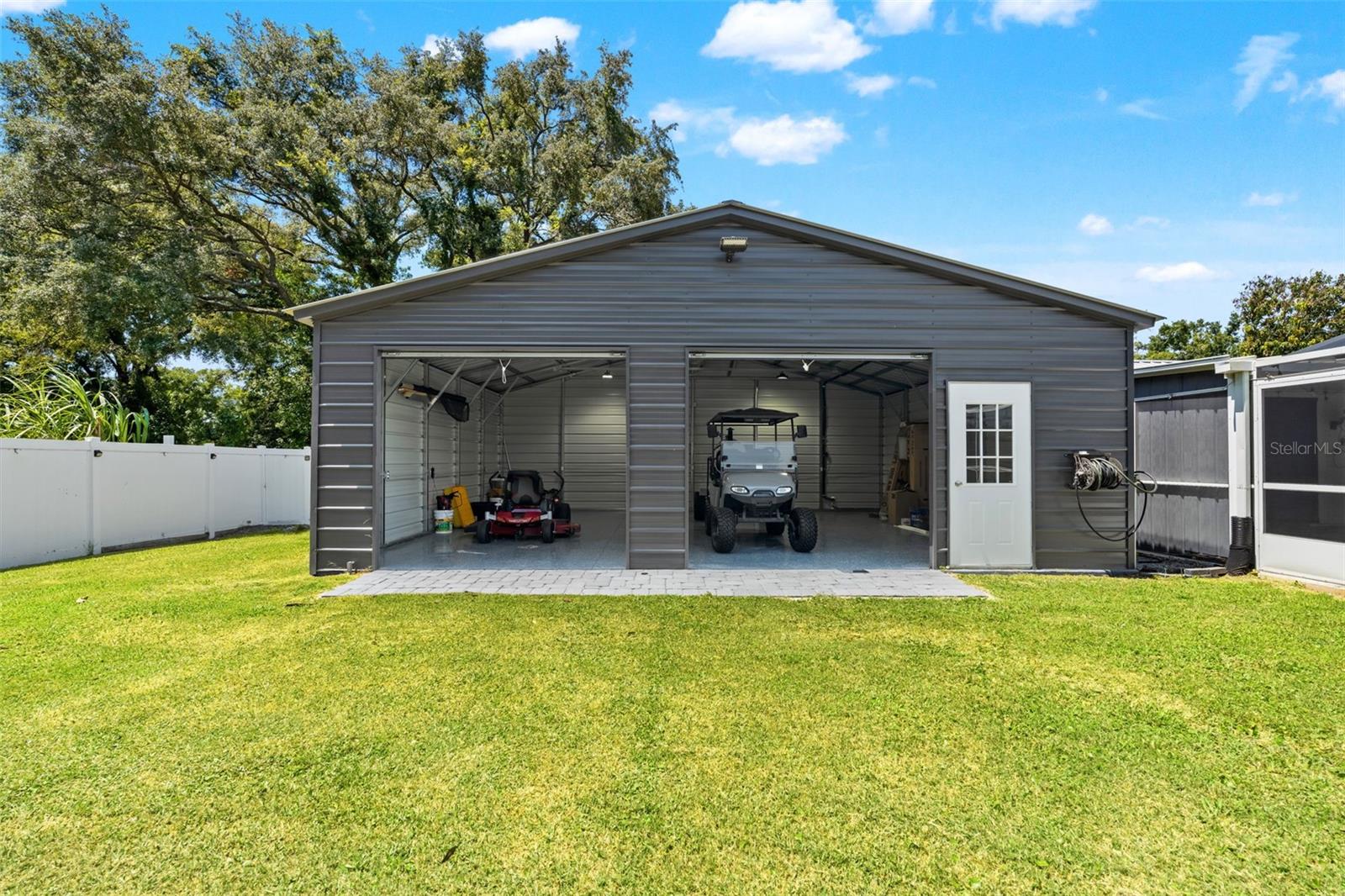 SILVER LAKE ESTATES - Residential