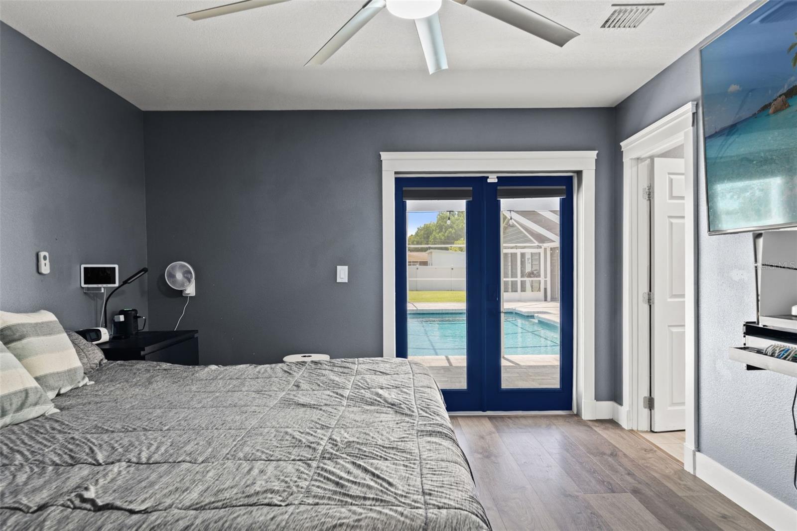SILVER LAKE ESTATES - Residential