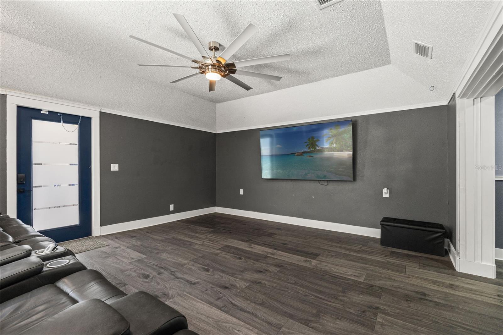 SILVER LAKE ESTATES - Residential