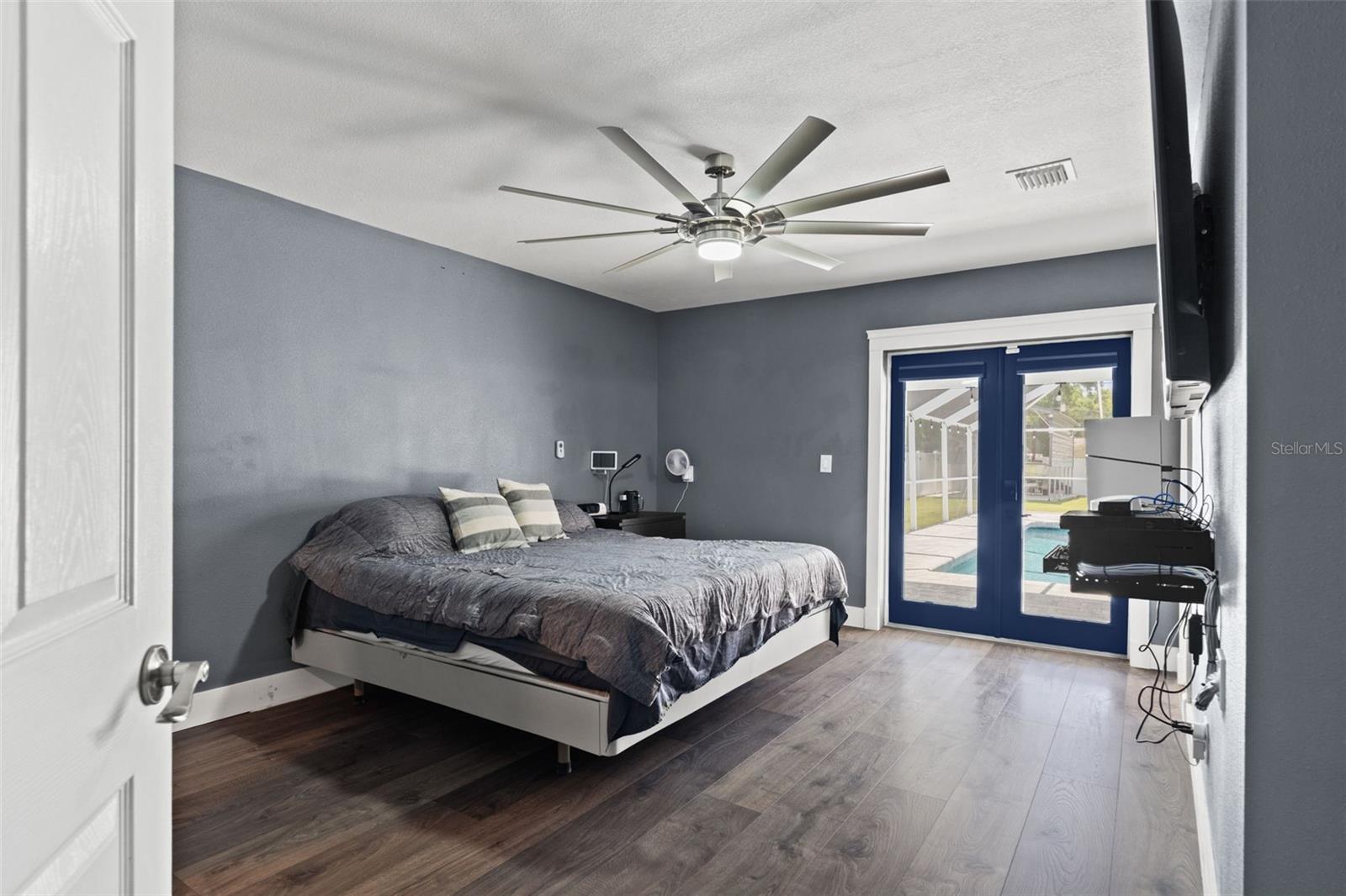 SILVER LAKE ESTATES - Residential