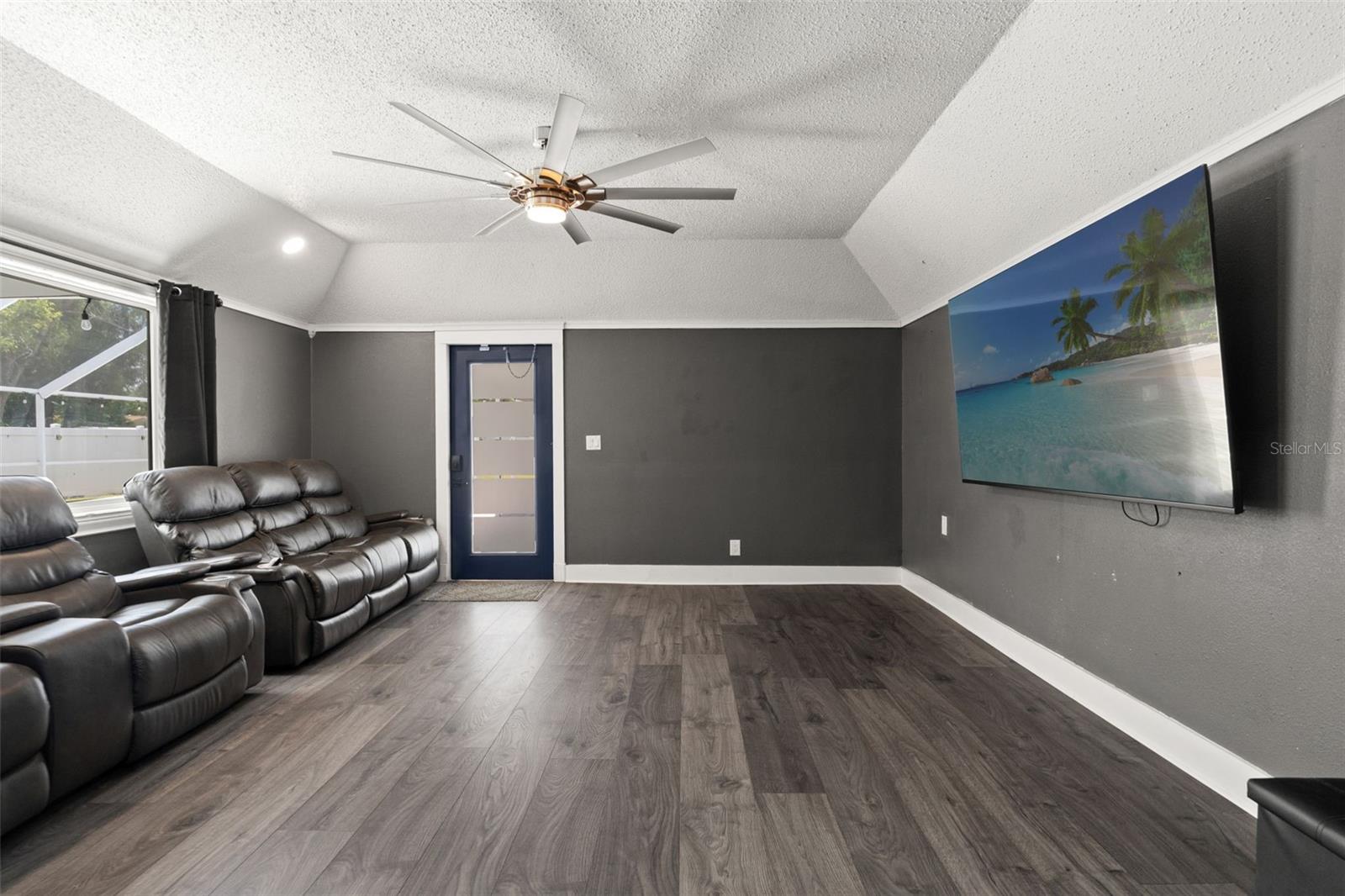 SILVER LAKE ESTATES - Residential