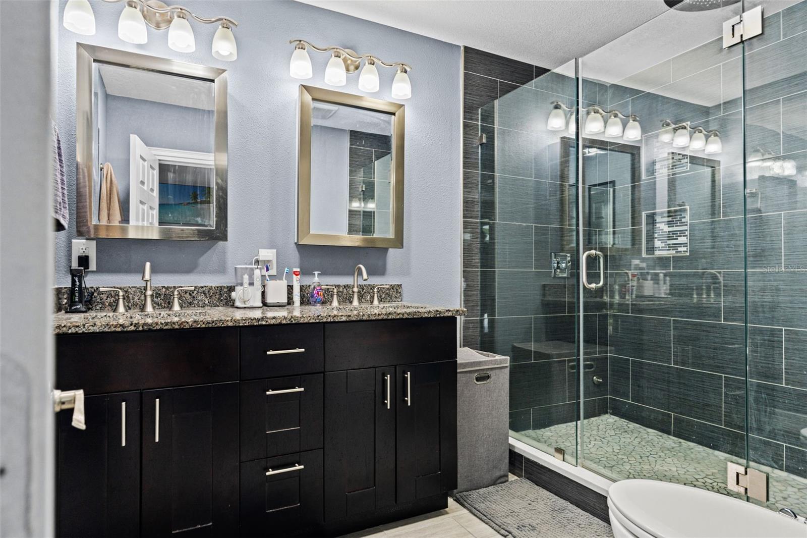 SILVER LAKE ESTATES - Residential