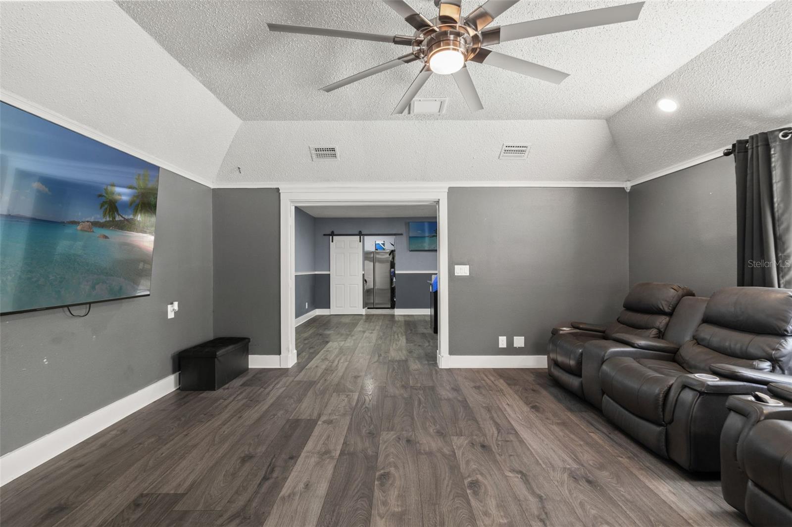 SILVER LAKE ESTATES - Residential