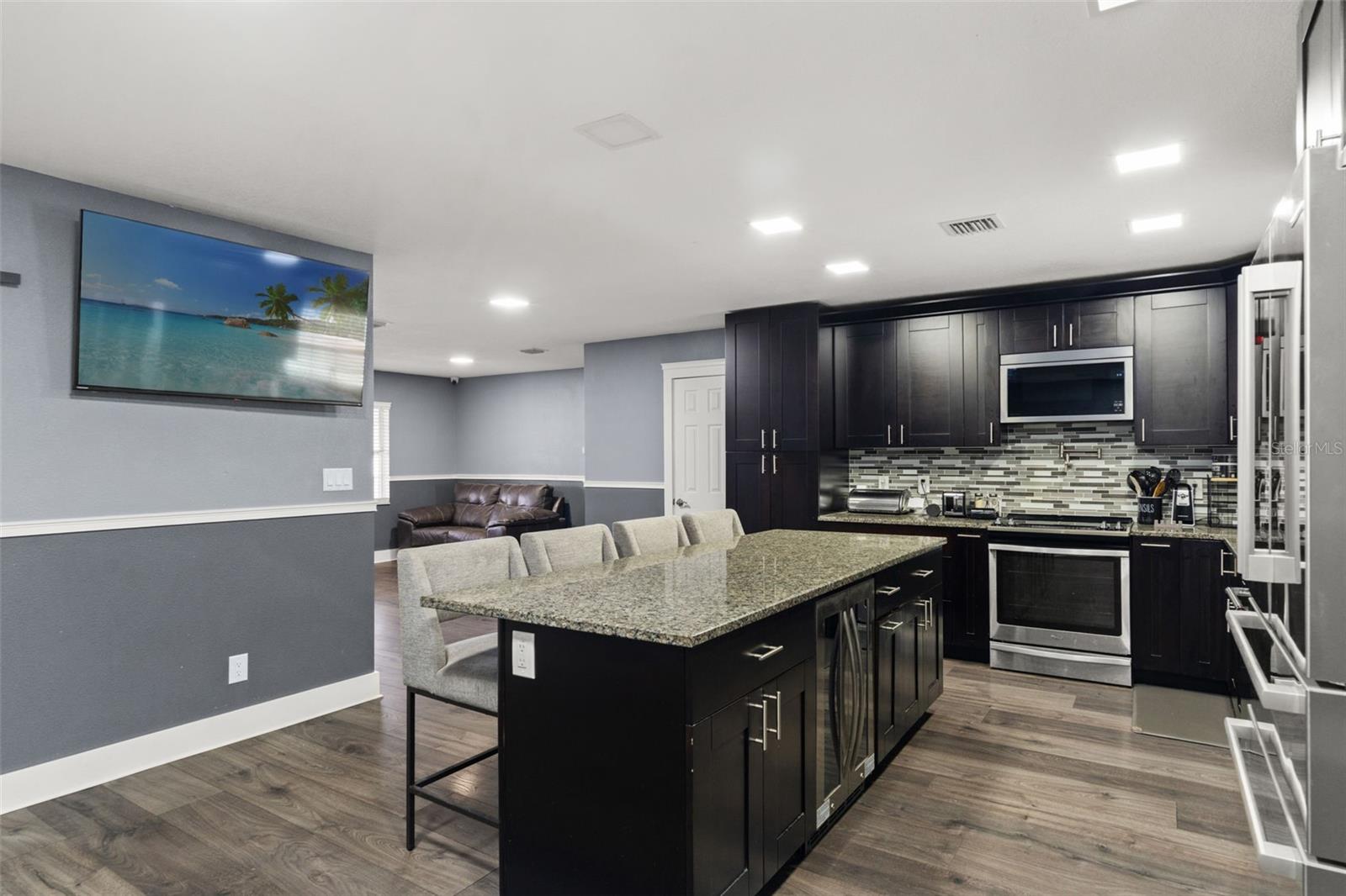 SILVER LAKE ESTATES - Residential
