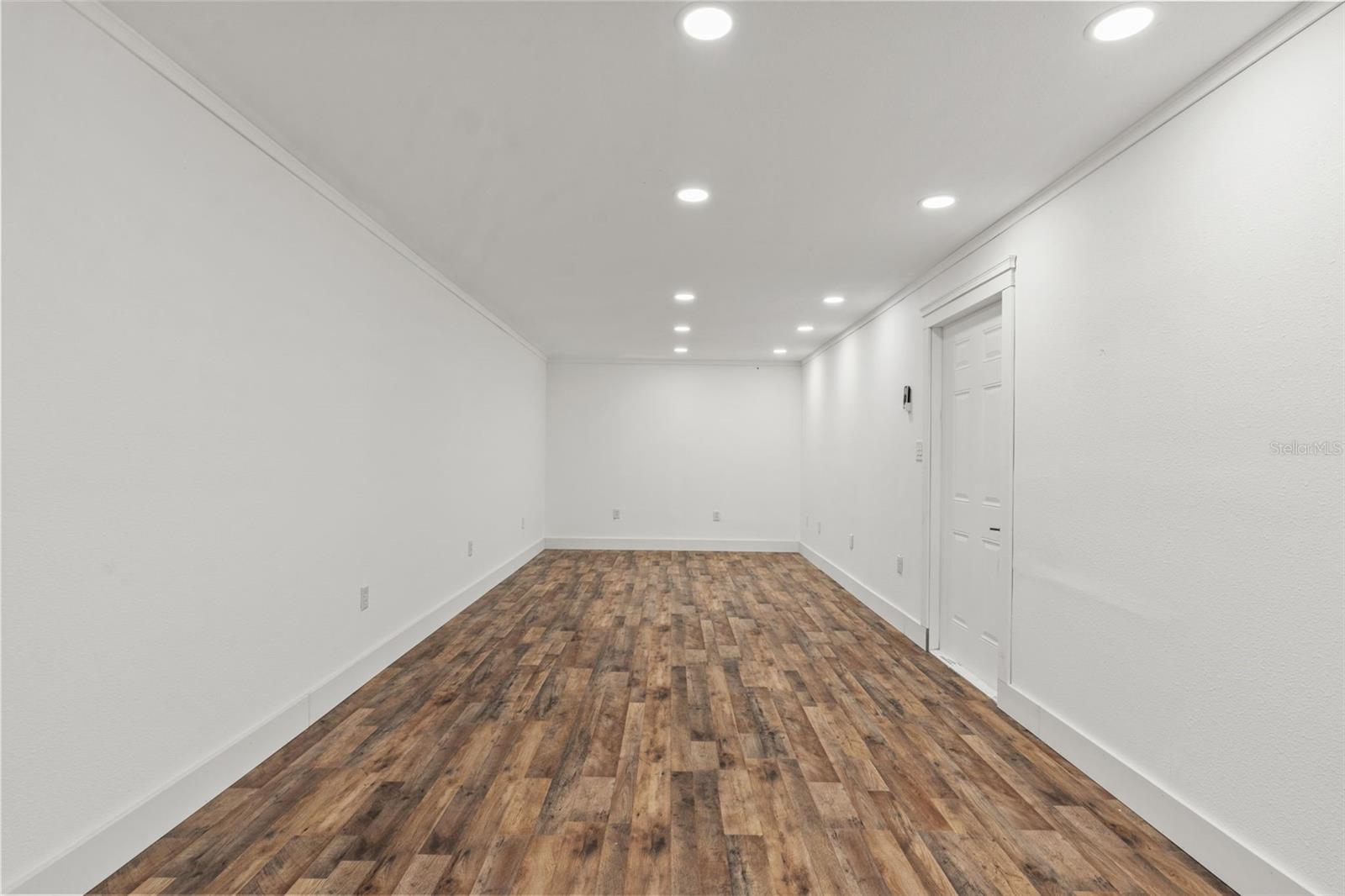 SILVER LAKE ESTATES - Residential