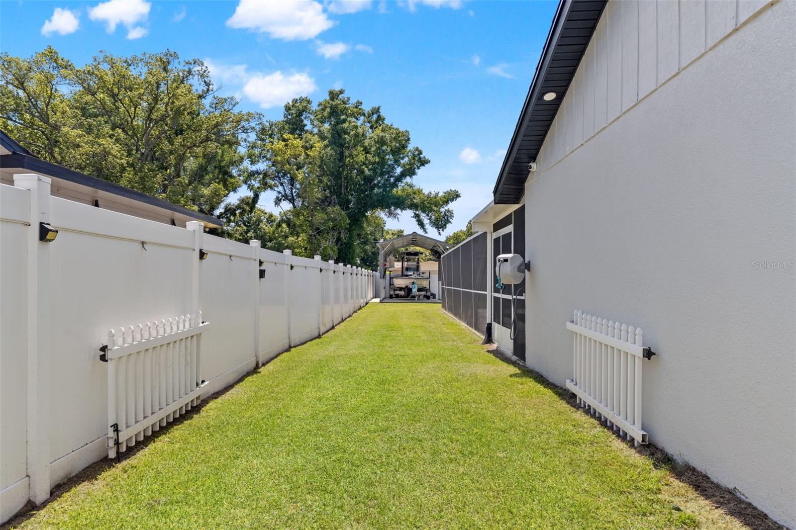 SILVER LAKE ESTATES - Residential
