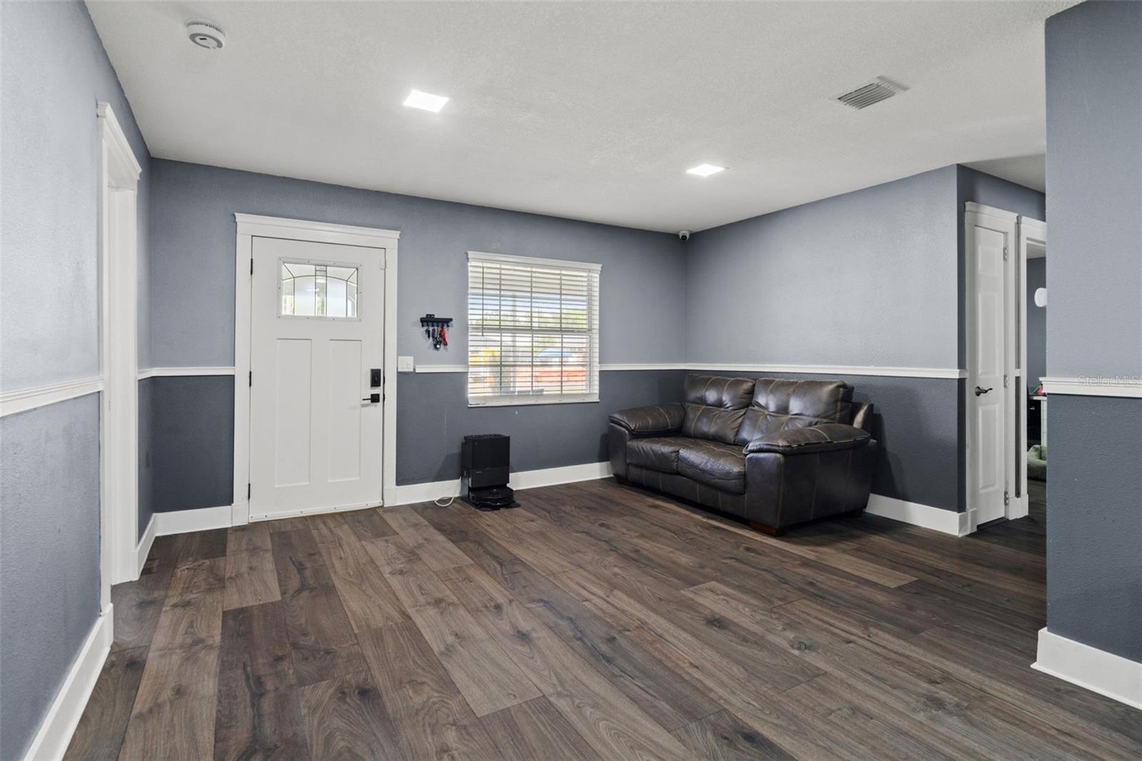 SILVER LAKE ESTATES - Residential