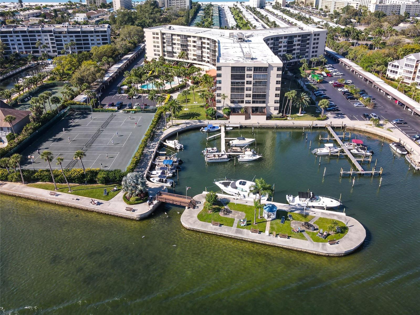 HARBOR TOWERS Y & R - Residential