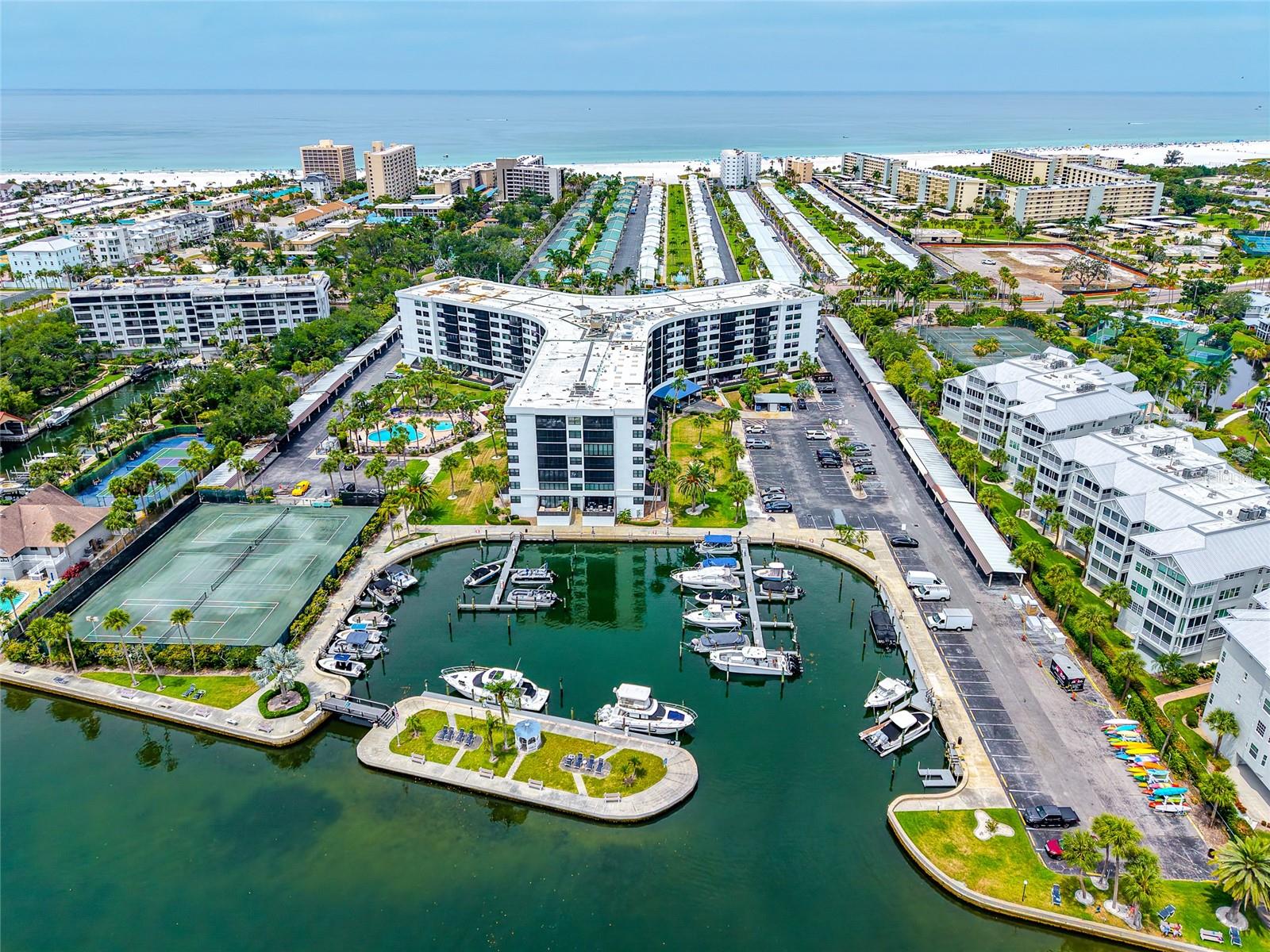 HARBOR TOWERS Y & R - Residential