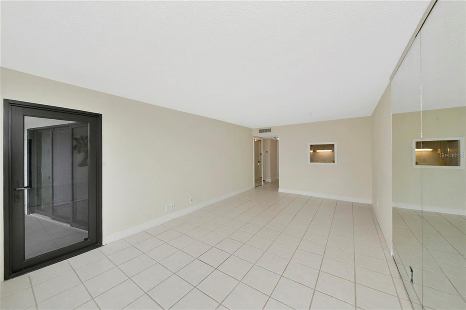 HARBOR TOWERS Y & R - Residential