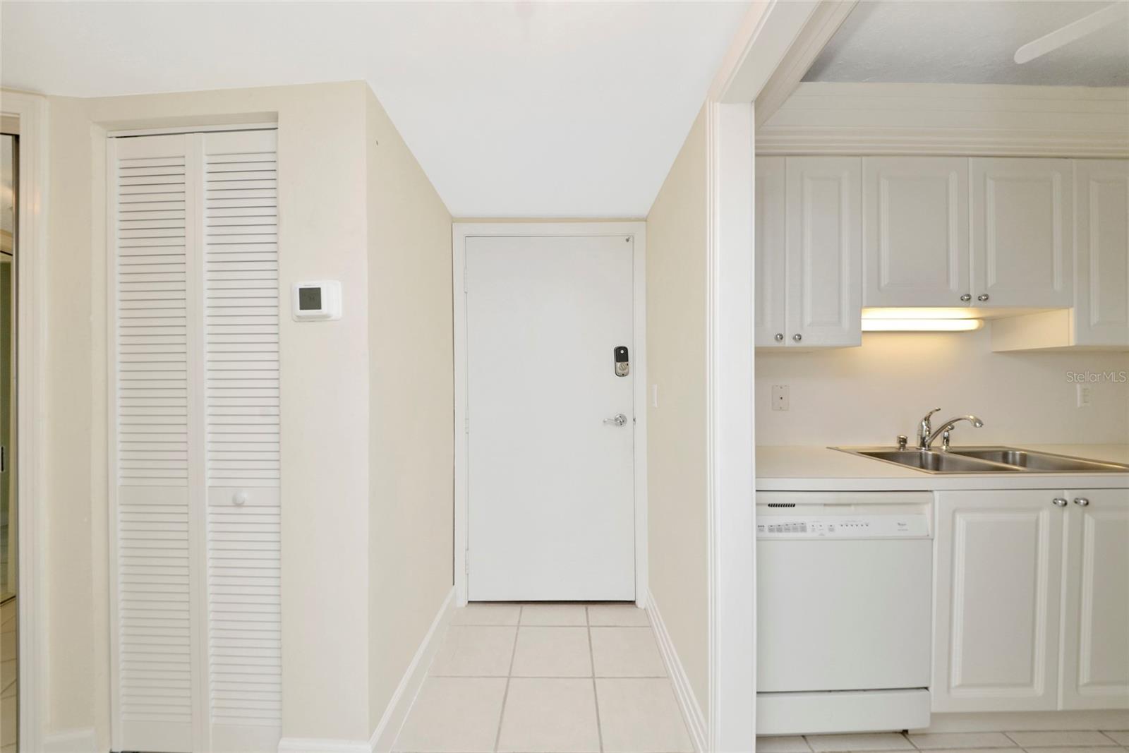 HARBOR TOWERS Y & R - Residential