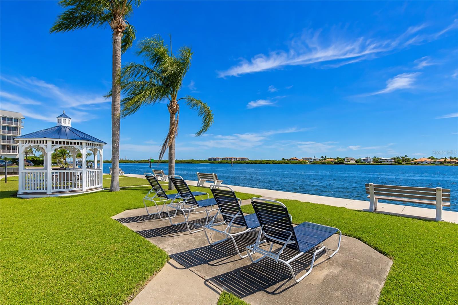 HARBOR TOWERS Y & R - Residential