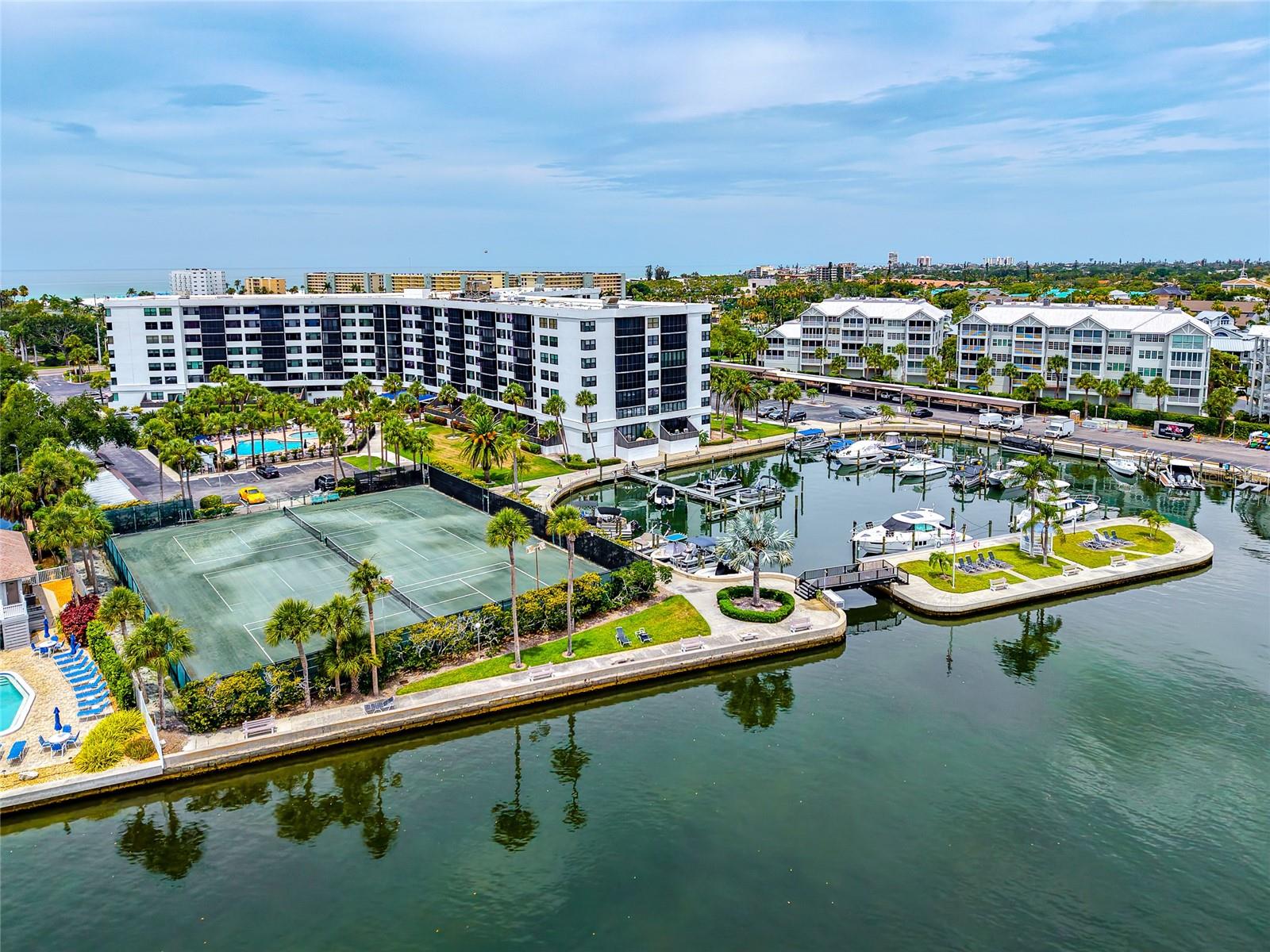 HARBOR TOWERS Y & R - Residential