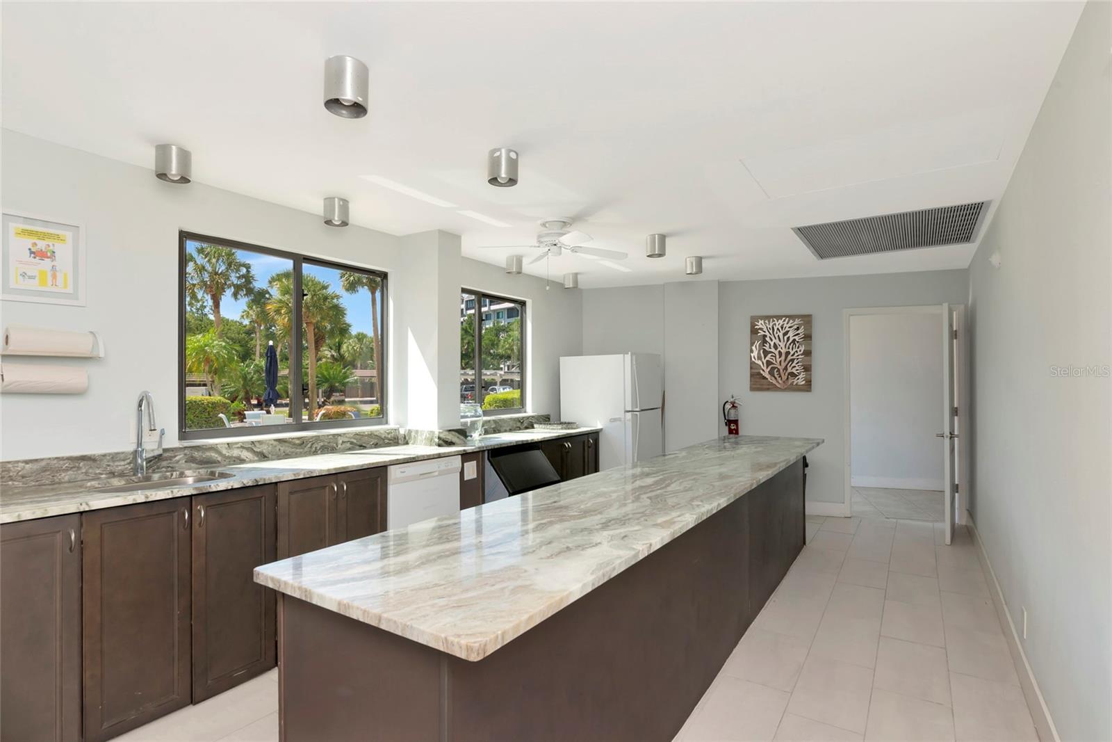 HARBOR TOWERS Y & R - Residential
