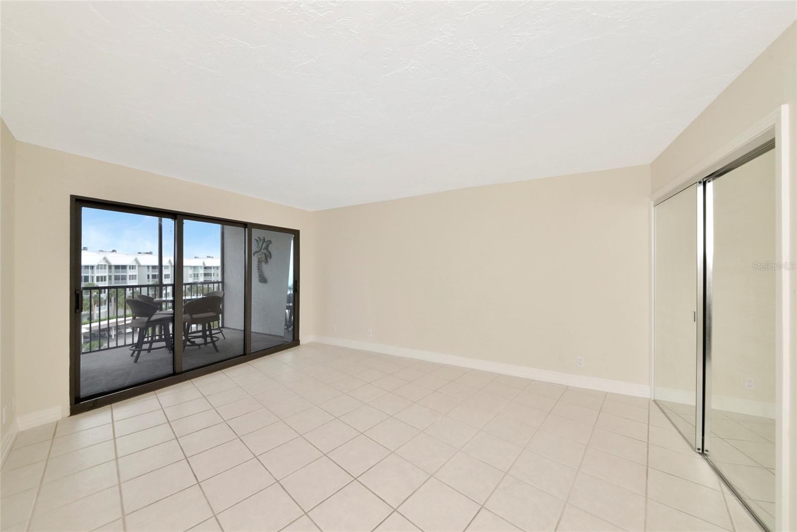 HARBOR TOWERS Y & R - Residential