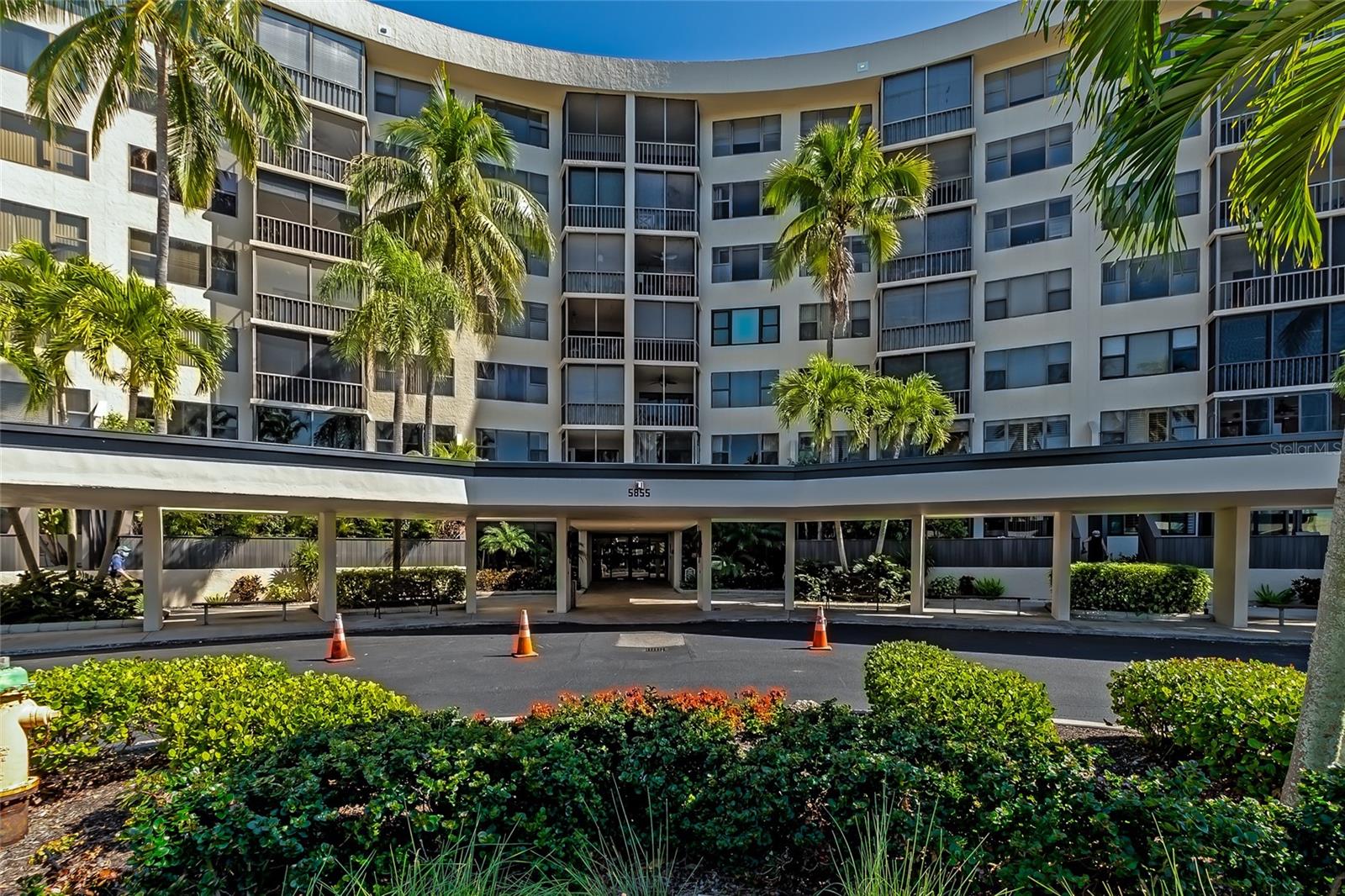 HARBOR TOWERS Y & R - Residential