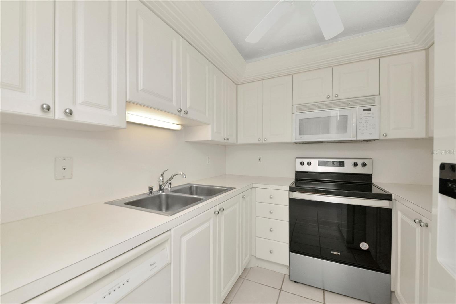 HARBOR TOWERS Y & R - Residential