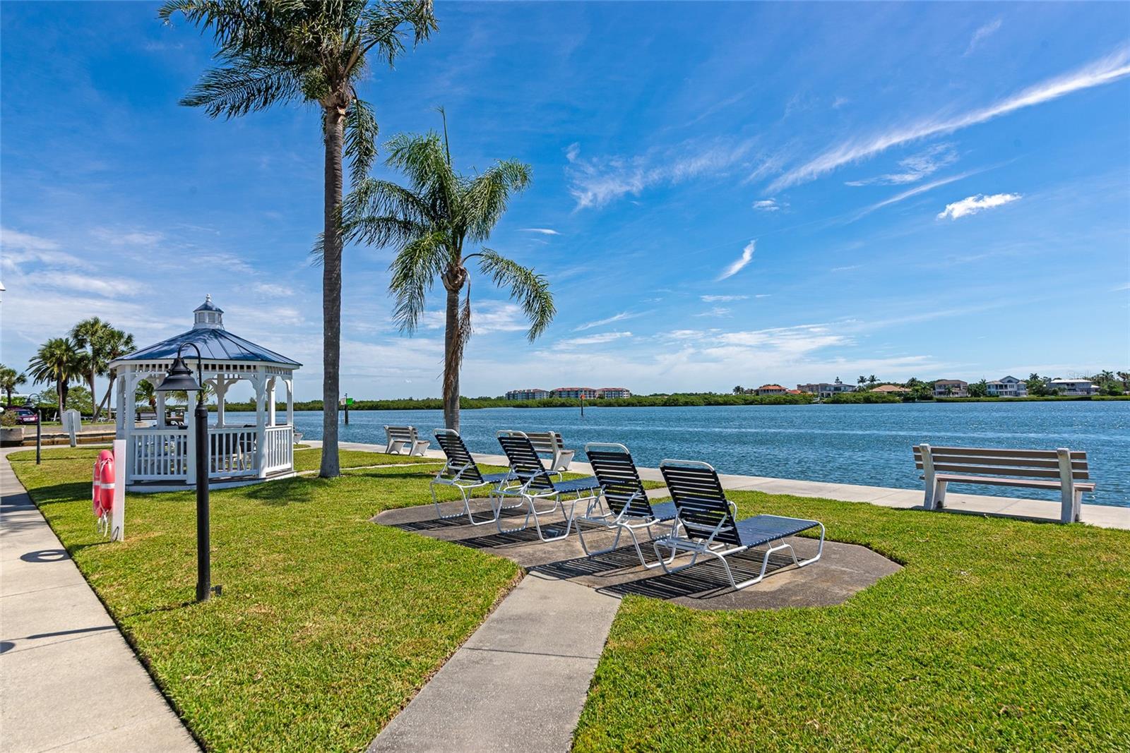 HARBOR TOWERS Y & R - Residential