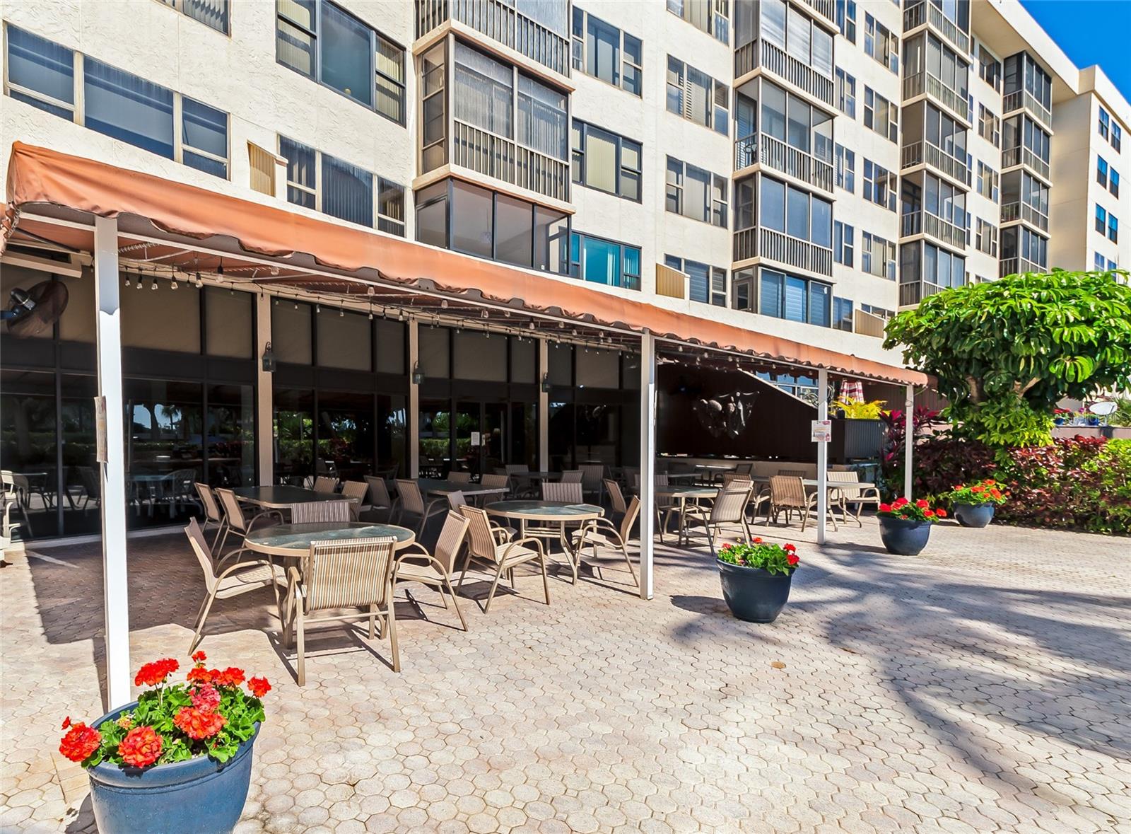 HARBOR TOWERS Y & R - Residential