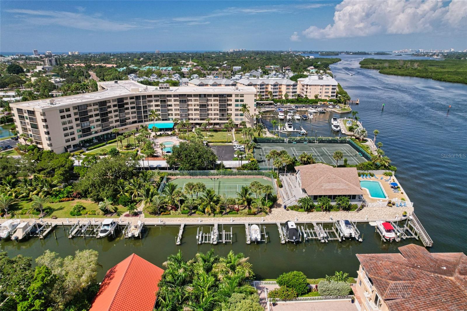 HARBOR TOWERS Y & R - Residential