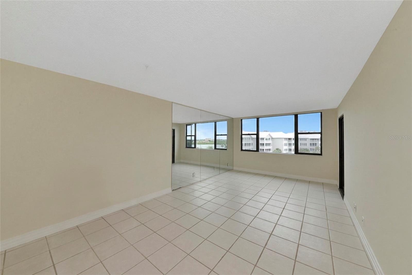 HARBOR TOWERS Y & R - Residential