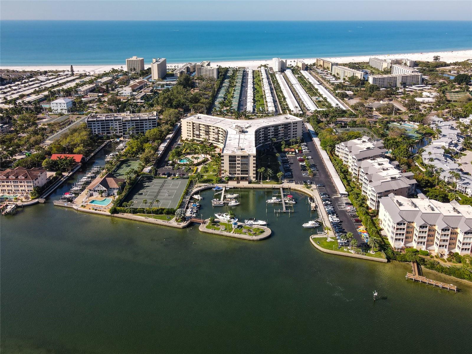 HARBOR TOWERS Y & R - Residential