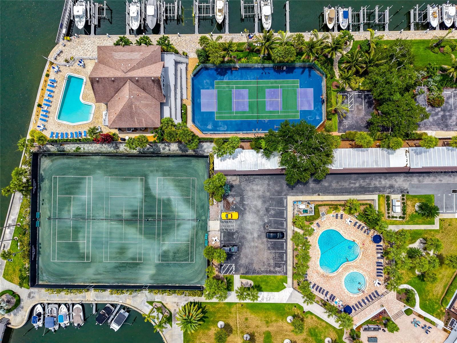 HARBOR TOWERS Y & R - Residential