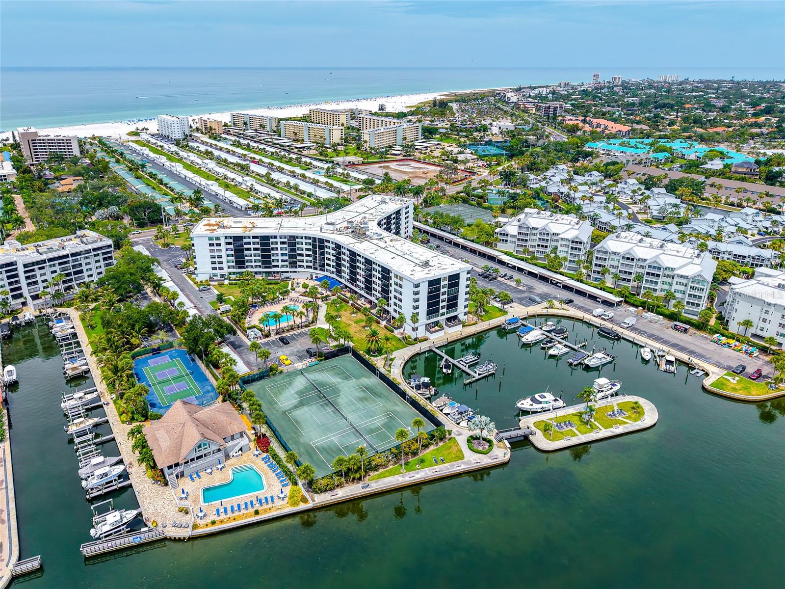 HARBOR TOWERS Y & R - Residential