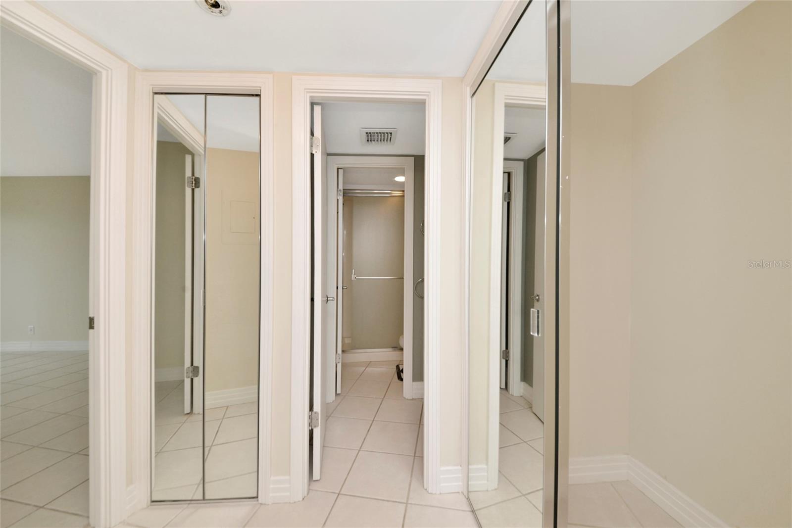HARBOR TOWERS Y & R - Residential