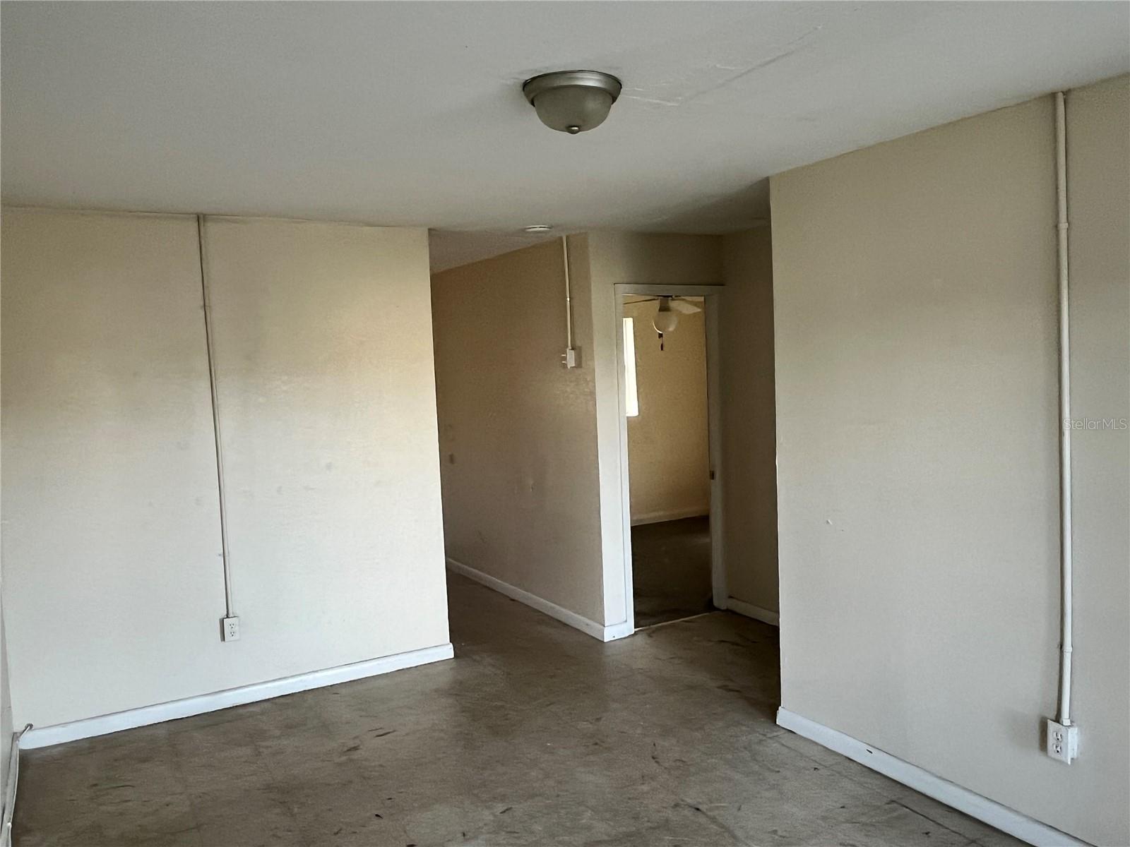 LAKE WALES LAND CO SUB - Residential Lease